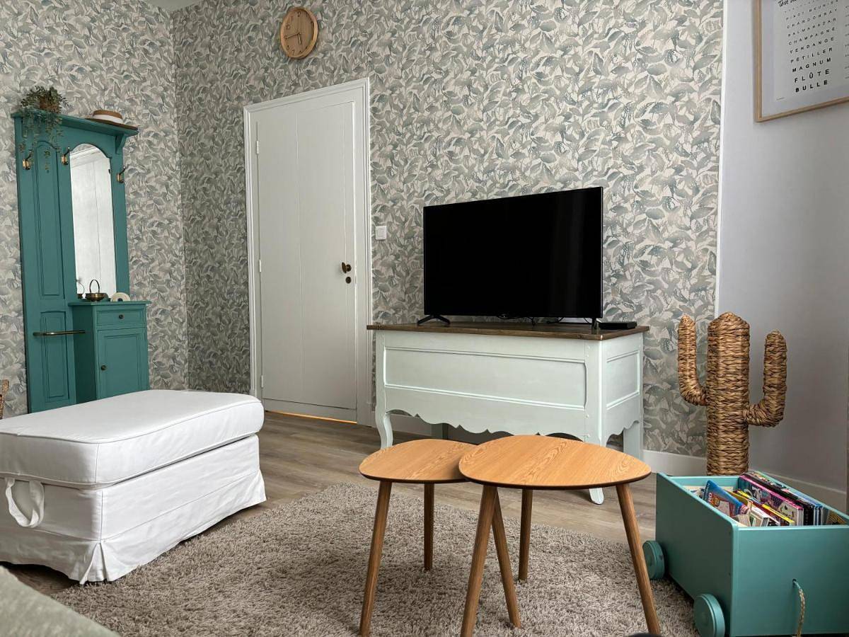 Appartement entier, One-Bedroom Apartment in Châlons-en-Champagne, Marne