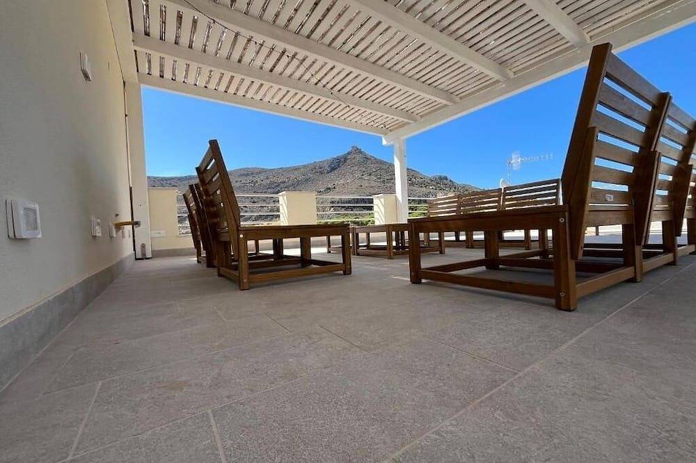 Remare - Premium Apartment with Fireplace, Sea View and Terrace in Favignana in Favignana Stadt, Favignana