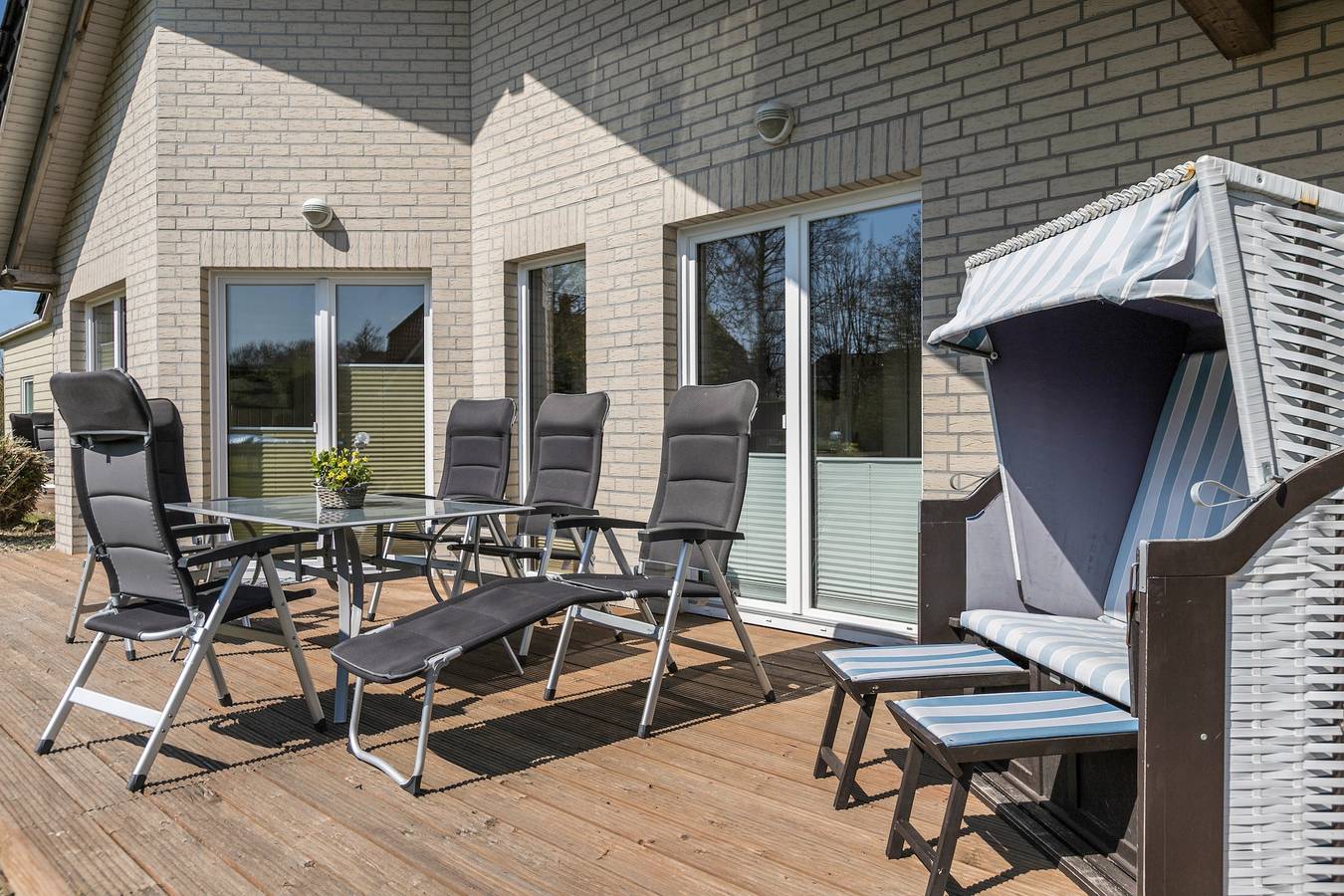 Familienfreundliches "Haus Emmi" in Strandnähe mit Garten, Terrasse und Wlan in Büsum, Nordseeküste