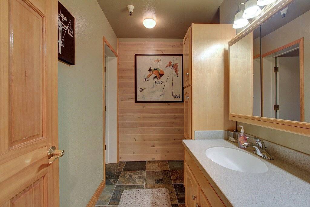 Ganze Wohnung, Two Bedroom Ski-in-Ski-out Condo an der Basis der Alyeska Ski Resort in Girdwood, Anchorage