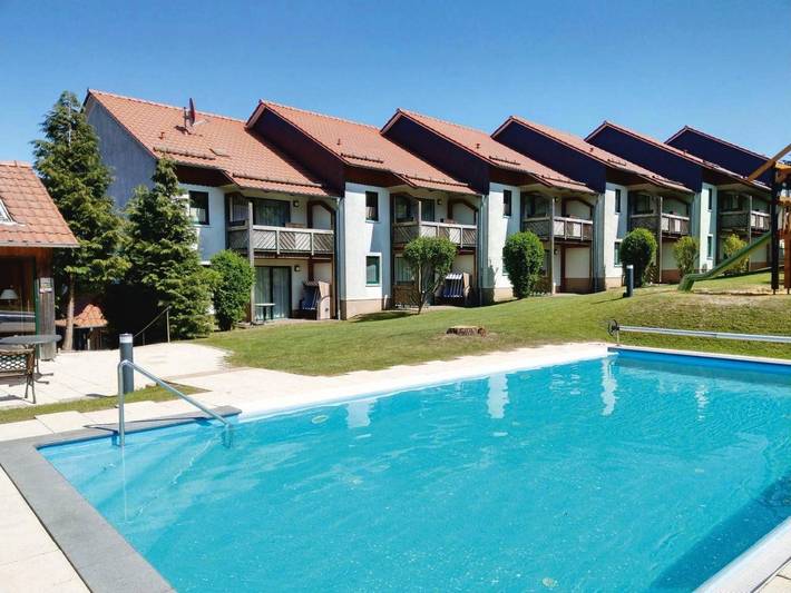 Ferienwohnung für 4 Personen, mit Balkon und Terrasse sowie Garten und Pool in Allrode
