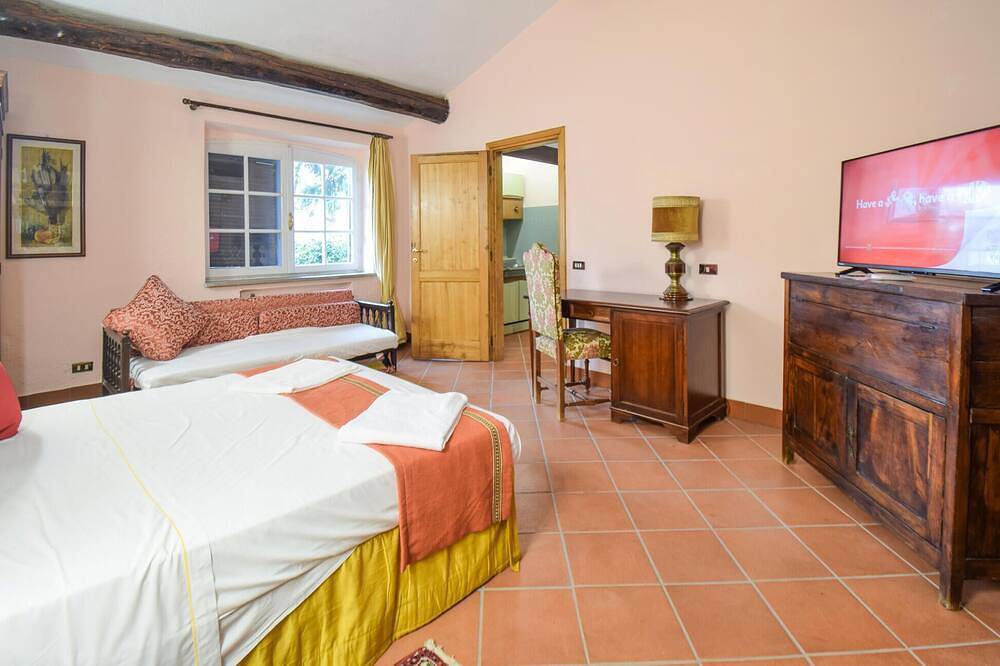Awesome home in Sutri with outdoor swimming pool in Sutri, Provincia di Viterbo