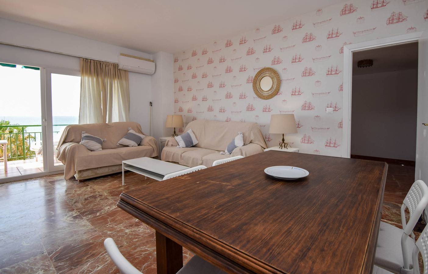 Entire apartment, Beach front apartment on the promenade with beautiful sea view in Torreblanca (Fuengirola), Fuengirola