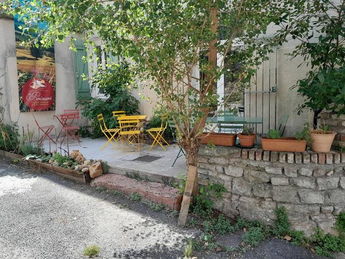Location de vacances pour 2 personnes, avec terrasse et vue à Saint-Florent-sur-Auzonnet - 2