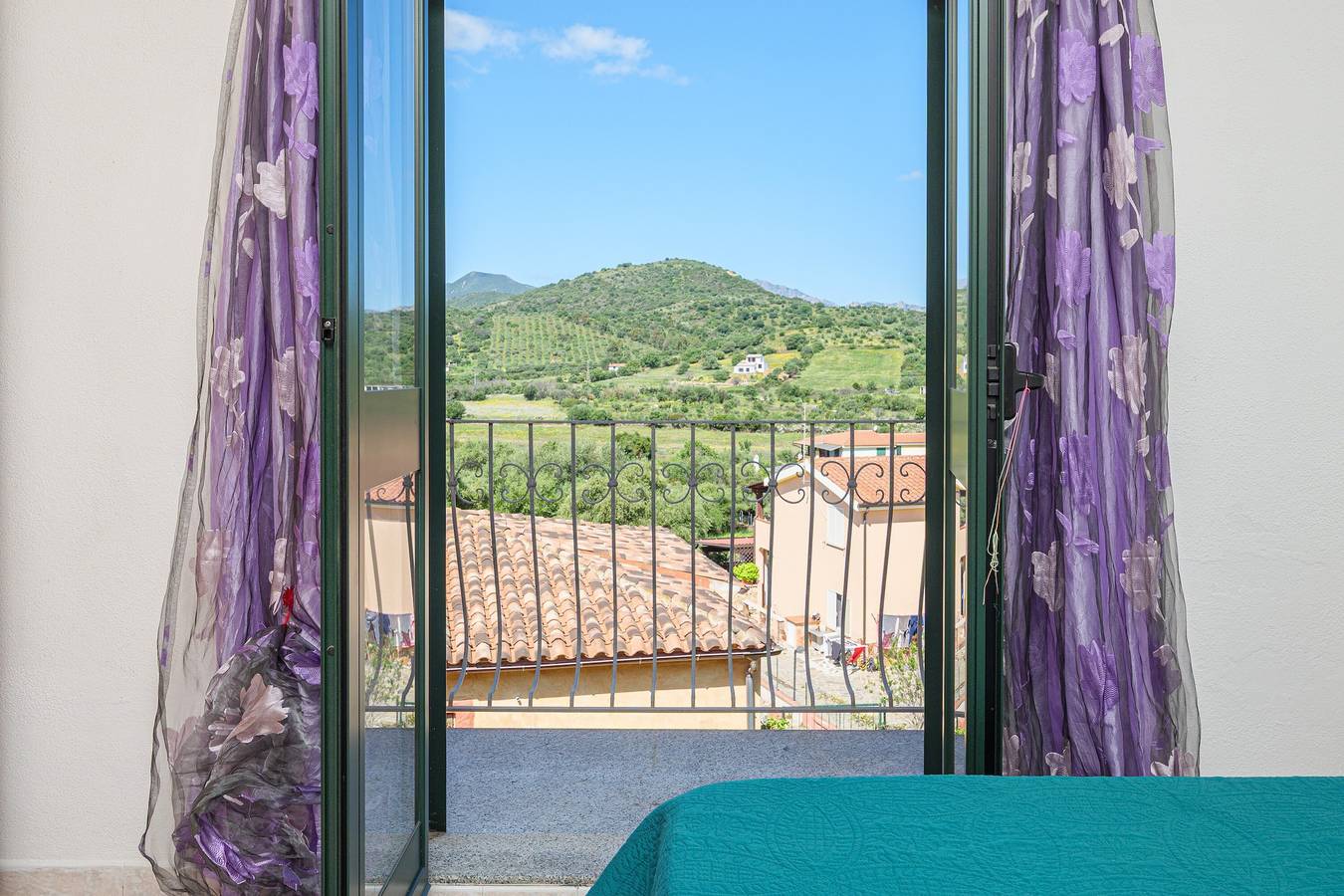 Apartamento entero, Apartamento 'Limpiddu 3' con vistas a la montaña, jardín compartido y Wi-Fi in Limpiddu, Olbia-Tempio