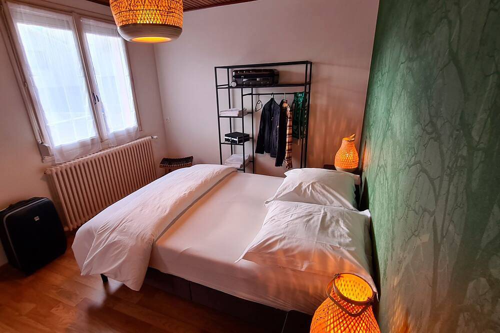 Entire apartment, Apartment in quiet house between lakes and fir trees in Martignat, Nantua