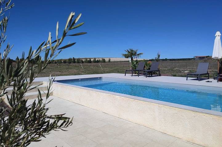 Location de vacances pour 12 personnes, avec sauna ainsi que jardin et terrasse à Cunèges