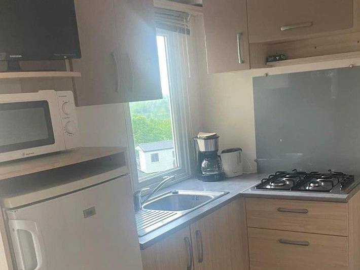 Mobil home pour 6 personnes, avec terrasse et piscine dans Argences en Aubrac - 3