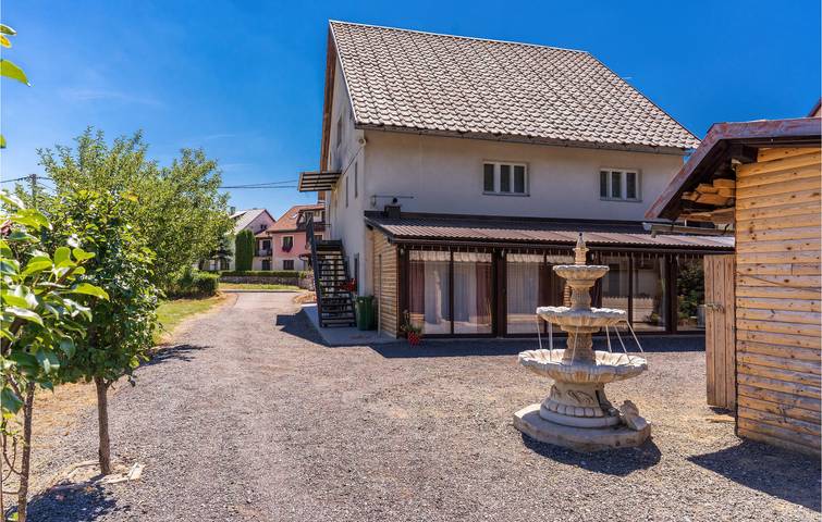 Ferienwohnung für 5 Personen, mit Terrasse und Garten in Fuzine