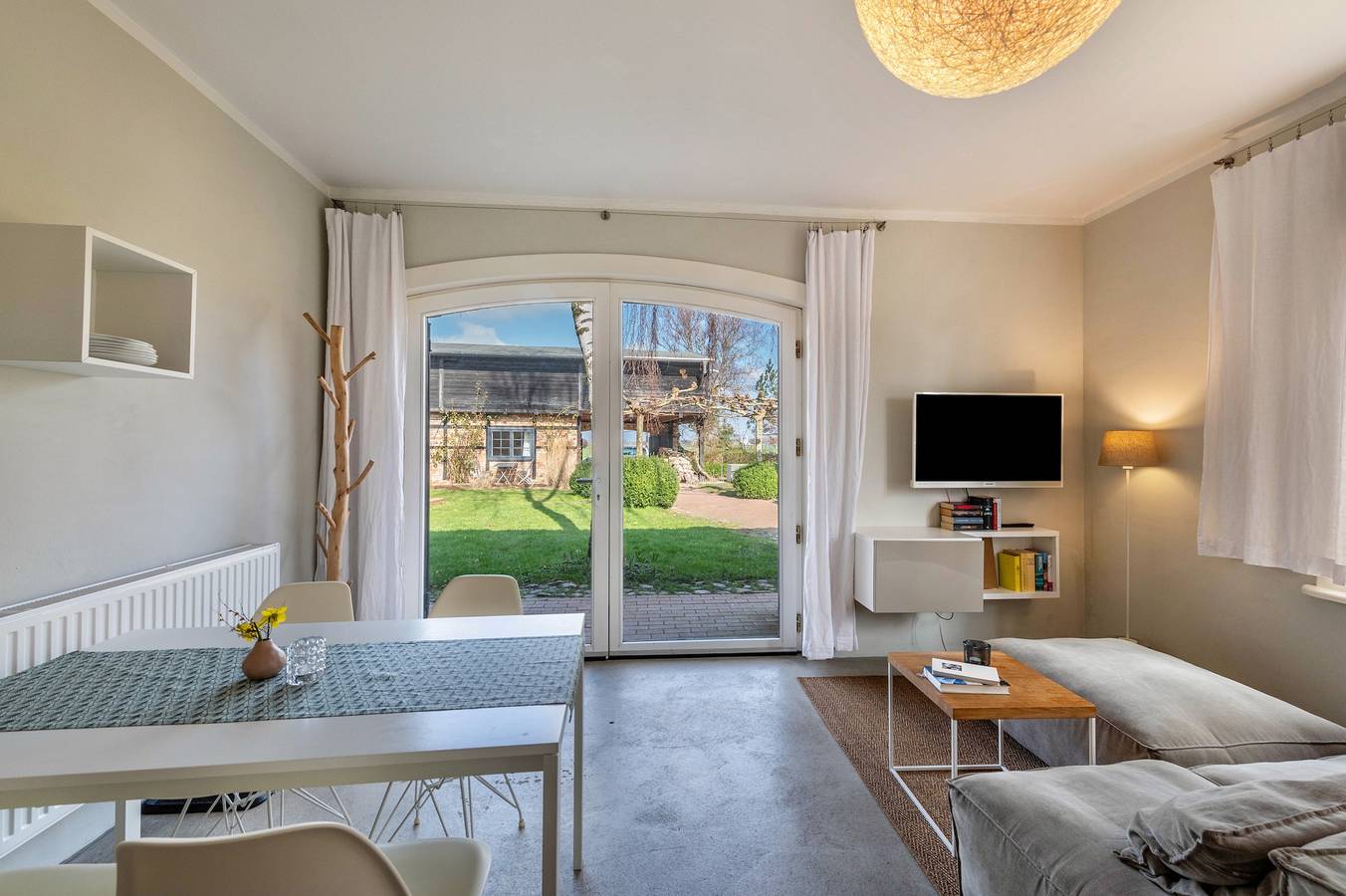 Ganze Wohnung, „Ferienwohnung Fünf" auf Hof Himmelgrün mit großem Garten in Saal, Vorpommern-Rügen