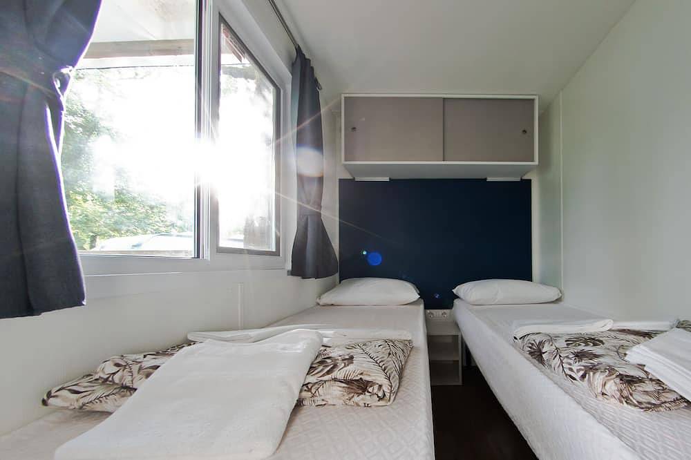3-bedroom, 2 bathroom cosy mobile home close to the sea and Cesenatico center in Cesenatico, Provincia de Forlì-Cesena