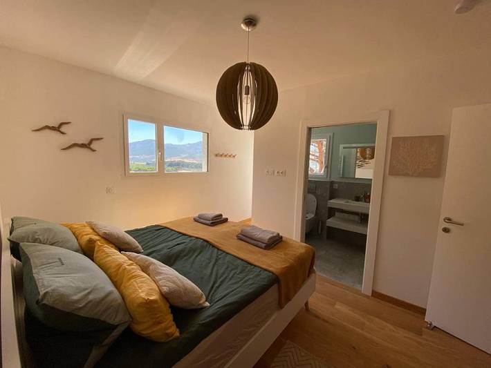 Gîte pour 6 personnes, avec jardin et sauna ainsi que vue et piscine, animaux acceptés à Moncale - 4