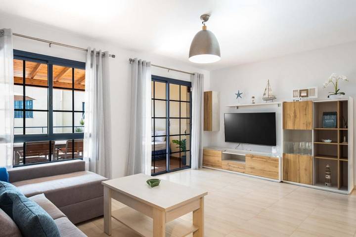 Location de vacances pour 5 personnes, avec jardin ainsi que balcon et vue à La Lajita