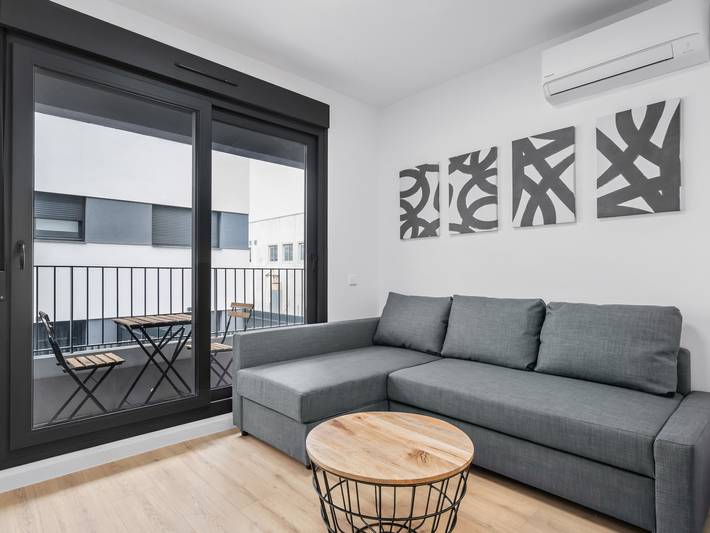 Apartamento para 2 personas, con piscina además de terraza y jardín en San Sebastián de los Reyes