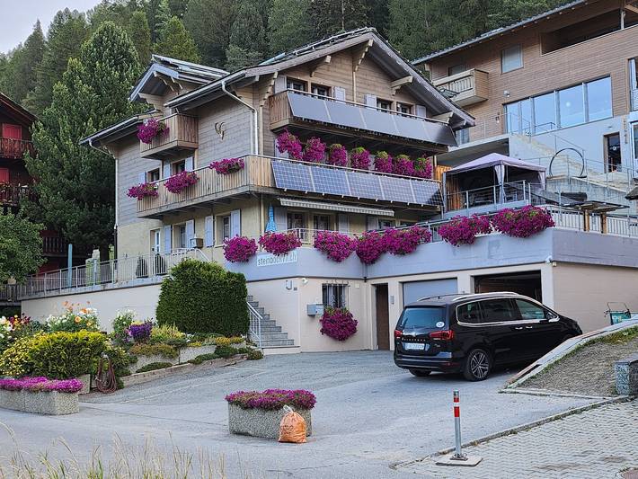 Ferienwohnung für 4 Personen, mit Garten und Terrasse, kinderfreundlich in Grächen