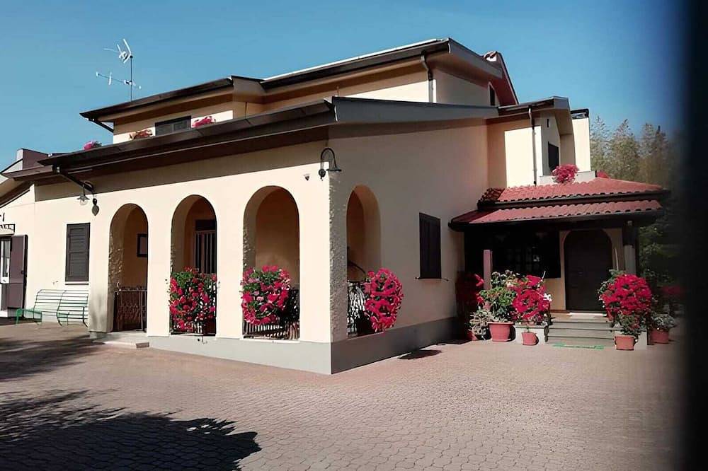 Apartamento entero, Sant'Andrea Accommodation – Your Holiday Home Between Velletri and Lariano in Lariano, Castelli Romani