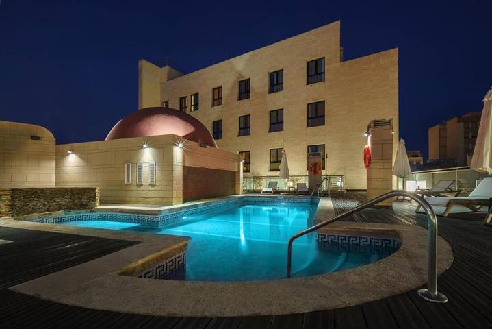 Hôtel pour 3 personnes, avec Piscine