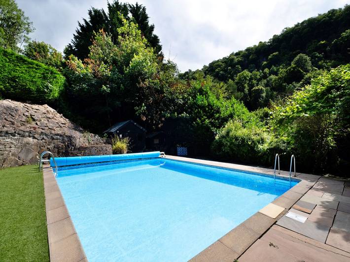 Holiday rental for 14 people, with Balcony and Terrace as well as Garden and Pool in Herefordshire