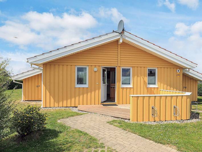 Ferienhaus für 12 Personen, mit Whirlpool und Terrasse sowie Garten und Sauna in Friedrichskoog