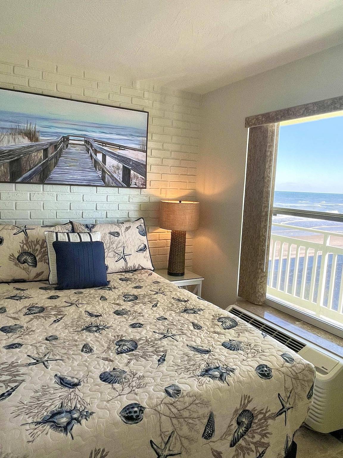 Ganze Wohnung, Sea Dreams - Beachside 1 bedroom at Symphony Beach in Ormond Beach, Florida