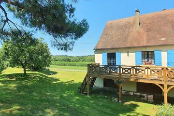 Gîte pour 6 personnes, avec terrasse et jardin à Mauzac-et-Grand-Castang