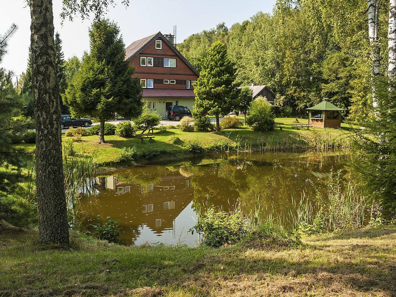 Hälfte eines Ferienhauses, großer Garten, Terrasse in Stężyca, powiat kartuski