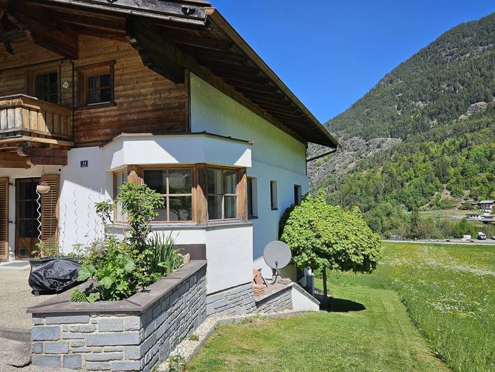 Ferienwohnung für 2 Personen, mit Balkon in Sautens