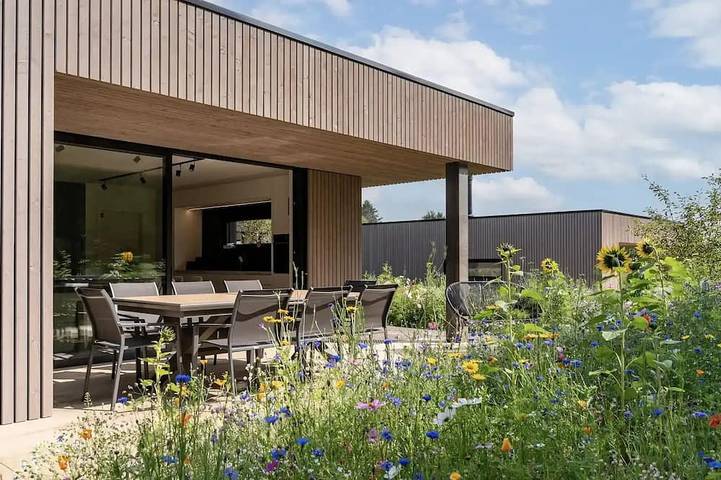 Ferienhaus für 8 Personen, mit Whirlpool und Terrasse sowie Garten