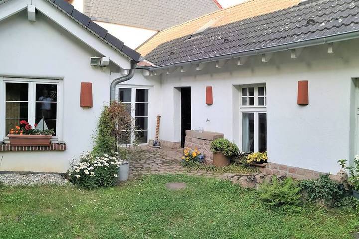 Ferienwohnung für 4 Personen, mit Terrasse, mit Haustier in Hattersheim am Main