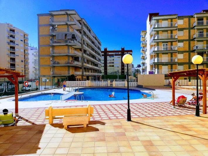 Appartement de vacances pour 5 personnes, avec terrasse et piscine ainsi que vue et bassin pour enfant