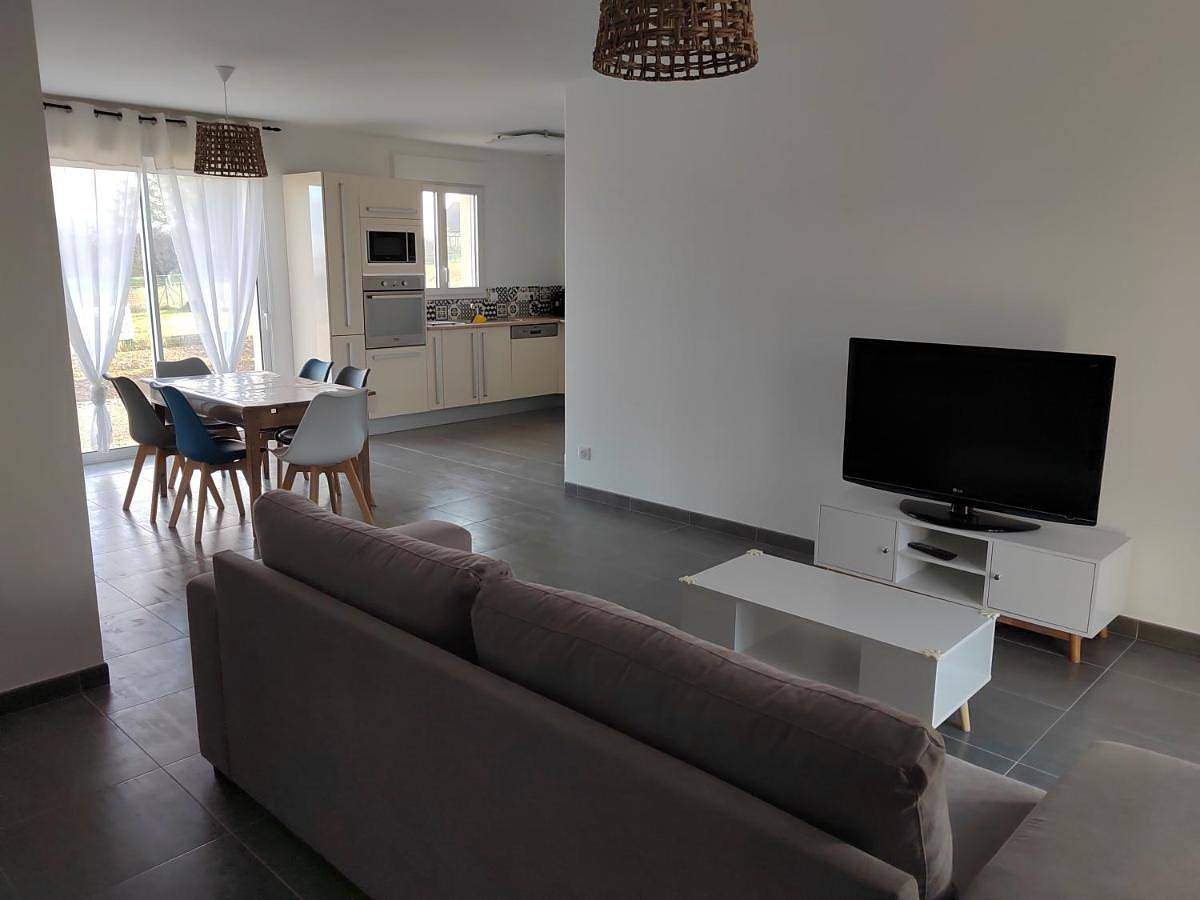 Two-Bedroom House in Montholon, Région d'Auxerre