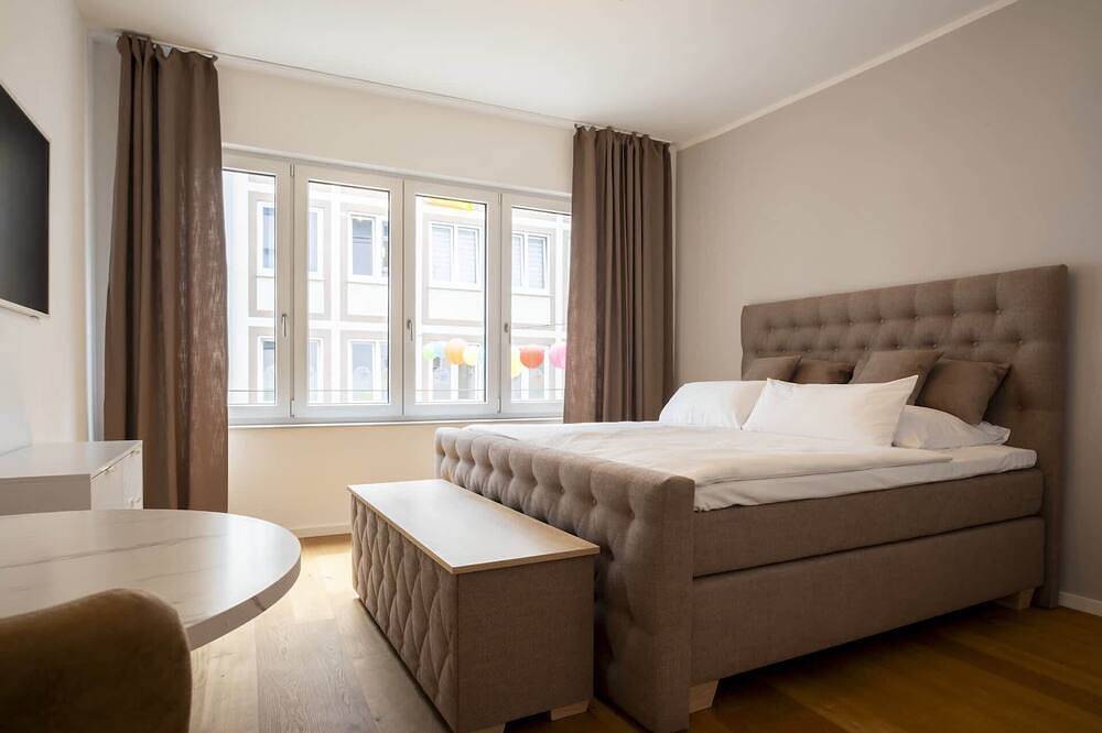 Ganze Wohnung, Neue Goldenkey Suite am Rathausplatz in Augsburg-Innenstadt, Augsburg