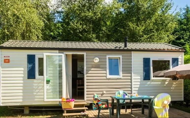 Mobil home pour 6 personnes, avec terrasse à Ruoms