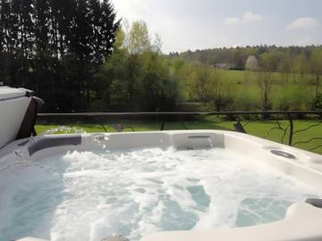 Chalet für 8 Personen, mit Balkon und Whirlpool, kinderfreundlich im Elsass