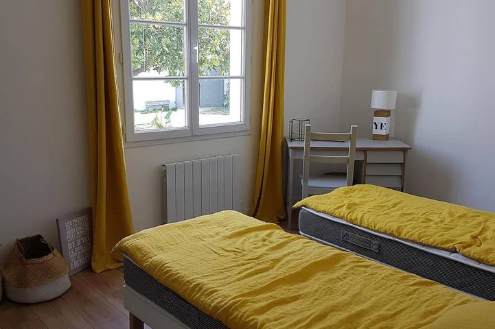 Location de vacances pour 12 personnes, avec terrasse et jardin à l' Île d'Yeu - 4