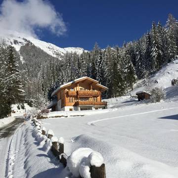 Ferienwohnung für 4 Personen, mit Sauna und Garten sowie Ausblick, kinderfreundlich am Großglockner