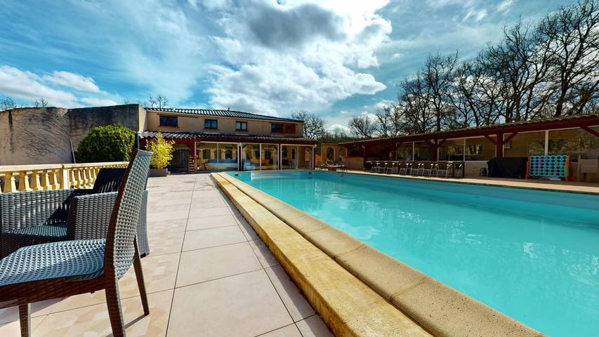 Gîte pour 8 personnes, avec piscine ainsi que jardin et terrasse, animaux acceptés à Vers - 4