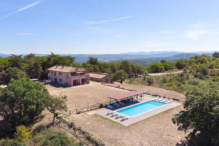 Agriturismo per 6 persone, con piscina, con animali domestici in Sassetta