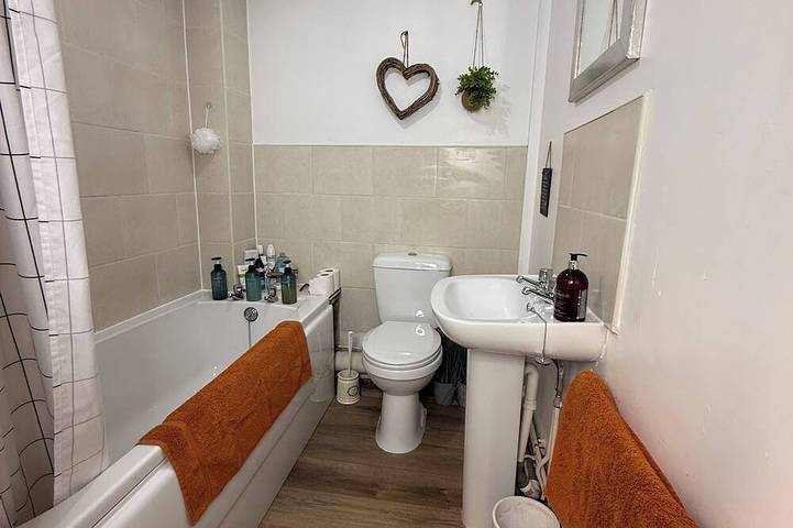 Apartamento entero, Worc City-Parking-Wi-Fi-Toiletries-TVs-Full kitchen-Ent Apart-Outside Space in Worcester, Worcestershire