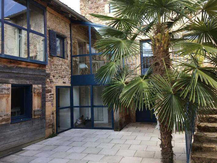 Hôtel pour 7 personnes, avec Terrasse à Saint-Amour-Bellevue