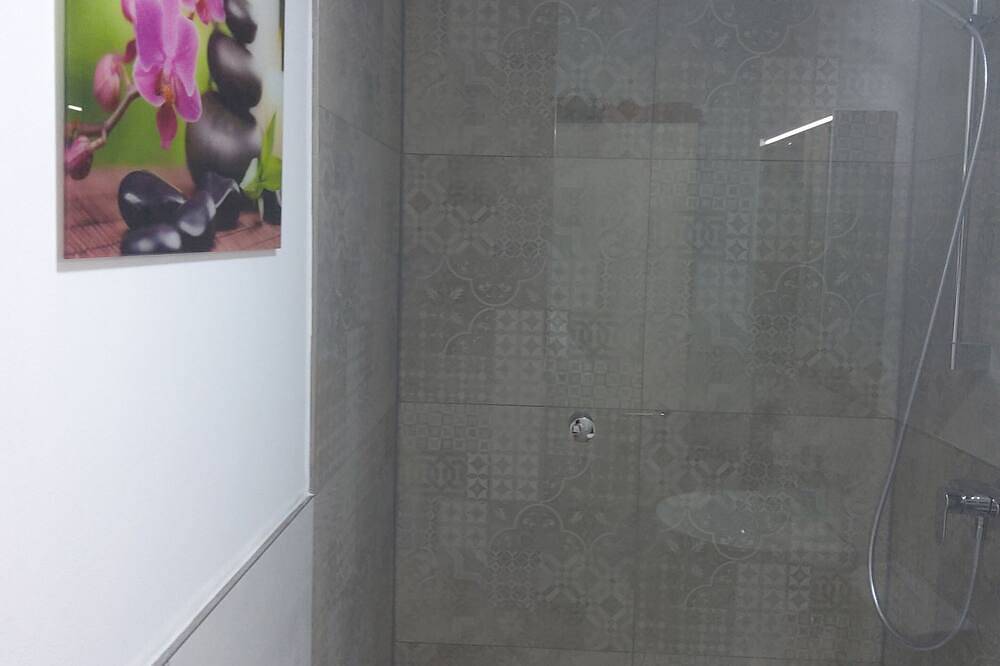 Ganze Wohnung, Tante Emma \"Hongkong\" die Möglichkeit einen Hauch von China zu erleben in Paderborn, Nordrhein-Westfalen