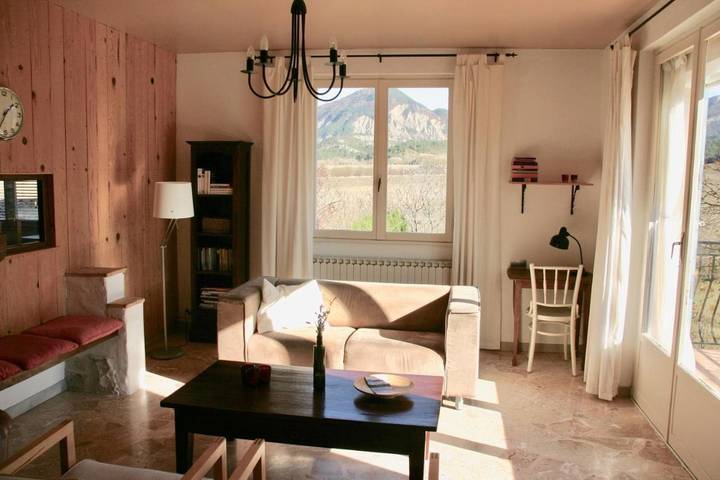 Gîte pour 7 personnes, avec jardin ainsi que piscine et vue, animaux acceptés à Menglon - 2