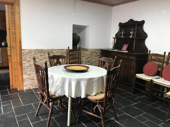 Gîte pour 2 personnes, avec terrasse ainsi que piscine et jardin à Seia - 4