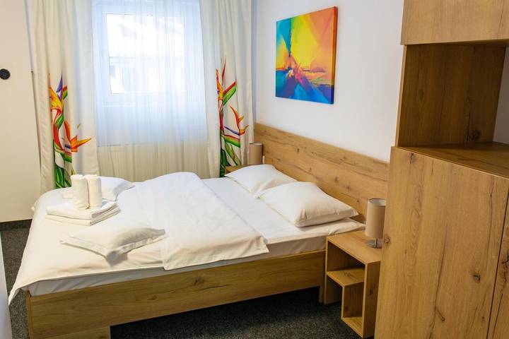 Maison d’hôte pour 50 personnes, avec Balcon et Terrasse ainsi que Jardin et Vue en Roumanie