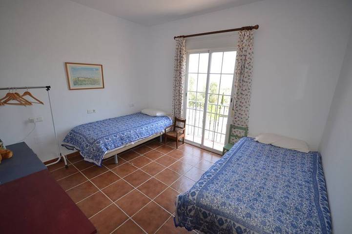 La Peruela. Une spacieuse villa rurale de 4 chambres avec piscine privée et vue imprenable in Viñuela, Cordillera Penibética