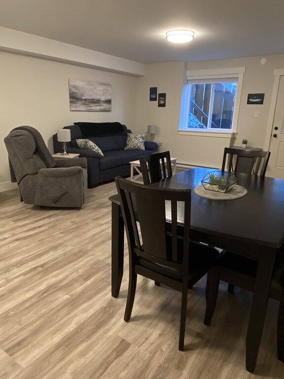 Hot tub, Pet Friendly + Monthly Discounts! Trails Nearby!\n in Nanaimo, Regional District of Nanaimo