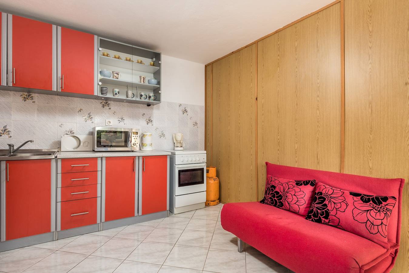 Ganze Wohnung, 2-Zimmer-Ferienwohnung mit Terrasse Klenovica, Novi Vinodolski -c in Klenovica, Primorje-Gorski Kotar