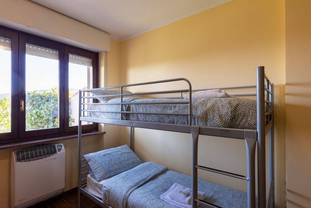 Ganze Wohnung, Ferienwohnung für 6 Personen mit Garten in San Lorenzo al Mare, Riviera di Ponente