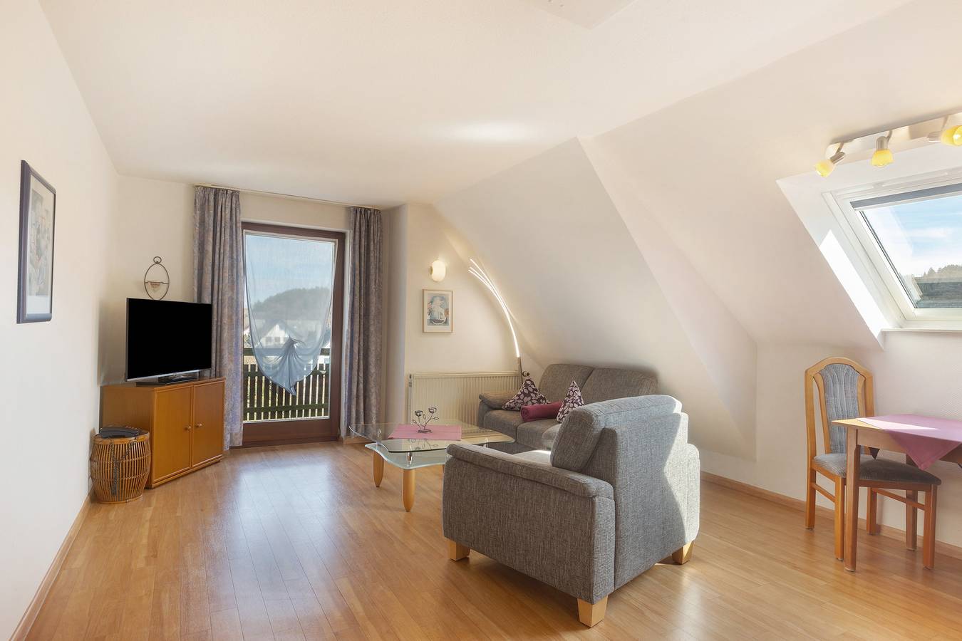 Ganze Wohnung, Ferienwohnung 'Eimberg 8' mit Balkon in Willingen, die Mittelgebirge