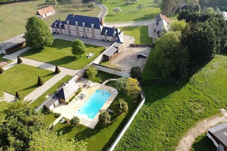 Location de vacances pour 15 personnes, avec jardin dans Intraville